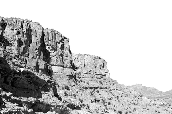 Στο Ομάν το παλιό φαράγγι του βουνού και φαράγγι βαθύ συννεφιασμένος ουρανός — Φωτογραφία Αρχείου