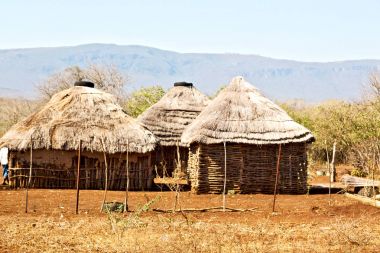  Lesotho sokak köyde avlu yakınındaki