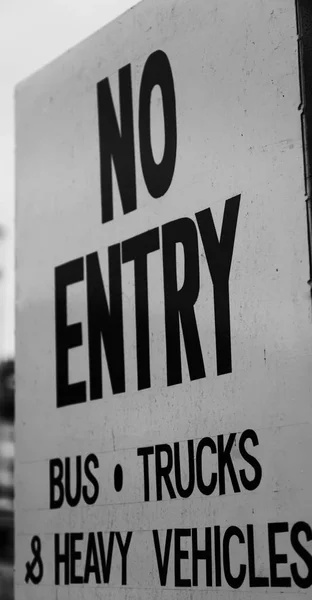 Old dirty label of no entry  signal — Stock Photo, Image
