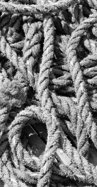 Una cuerda en yate accesorio barco —  Fotos de Stock