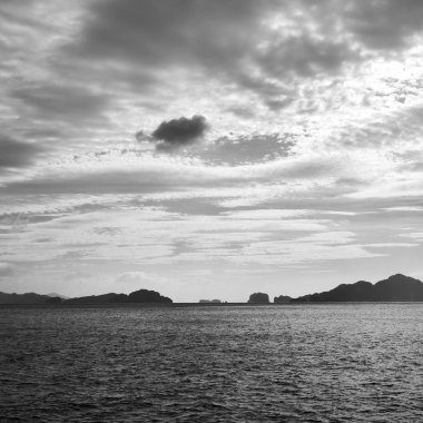 Pasifik Okyanusu bulutlar ve ışıklar 