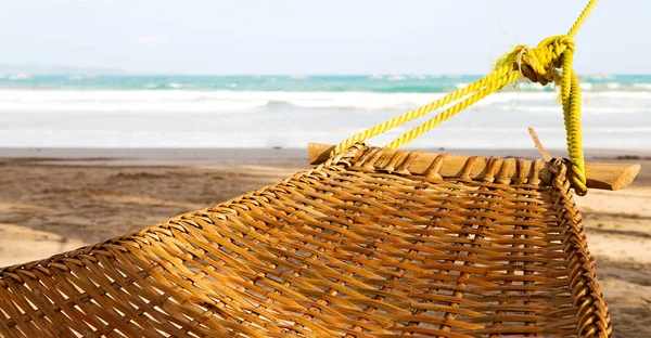    ocean beach yakınındaki bir hamak üzerinden görüntülemek  