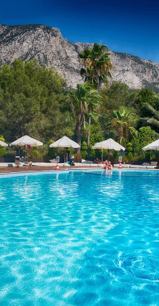 Türkiye resort havuz lüks tatil — Stok fotoğraf