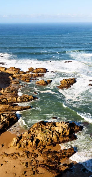 Güney Afrika Gökyüzü Bulanık Okyanus Tsitsikamma Doğa Kayaları Saklar — Stok fotoğraf