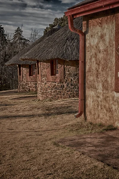 В селі Лесото поблизу гори — стокове фото