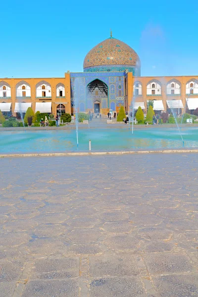 イランの古い正方形のモスクの — ストック写真