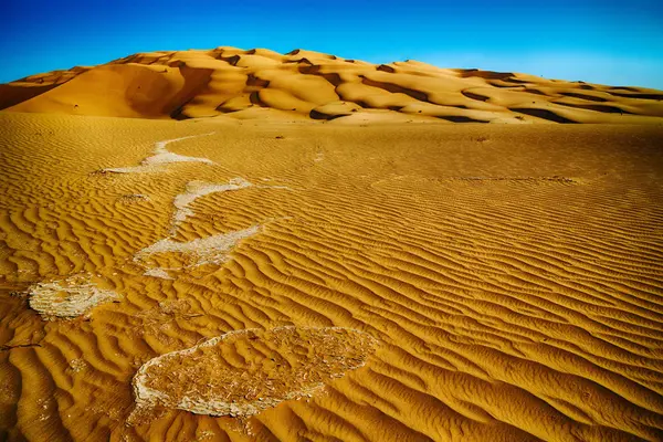 En oman viejo desierto frotar al khali el cuarto vacío y al aire libre —  Fotos de Stock