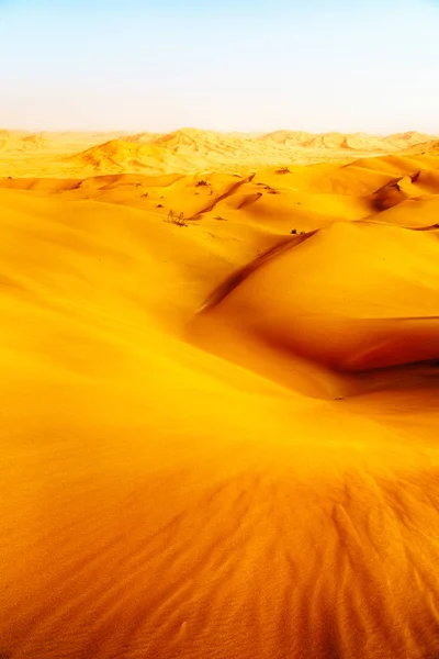 ओमान में पुराने रेगिस्तान रगड़ अल खली खाली क्वार्टर और आउटडोर — स्टॉक फ़ोटो, इमेज