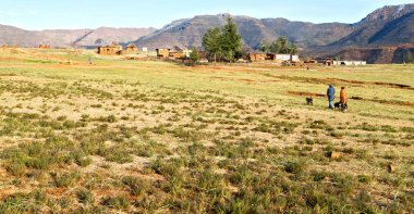  Lesotho sokak köyde mountain yakınındaki  