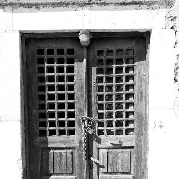 Patrimonio europeo arquitectura y madera la puerta histórica det —  Fotos de Stock