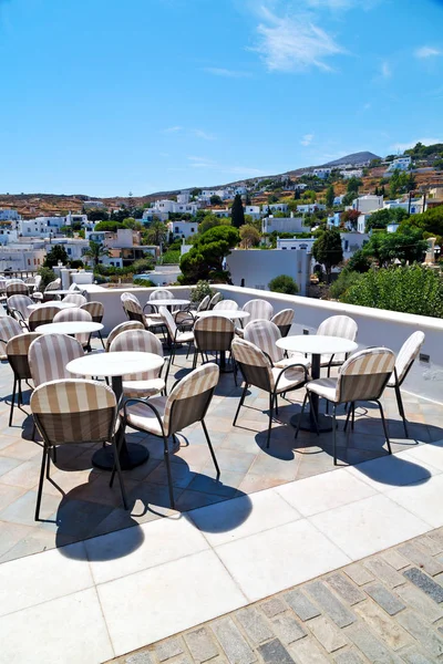    eski ev ve beyaz renk