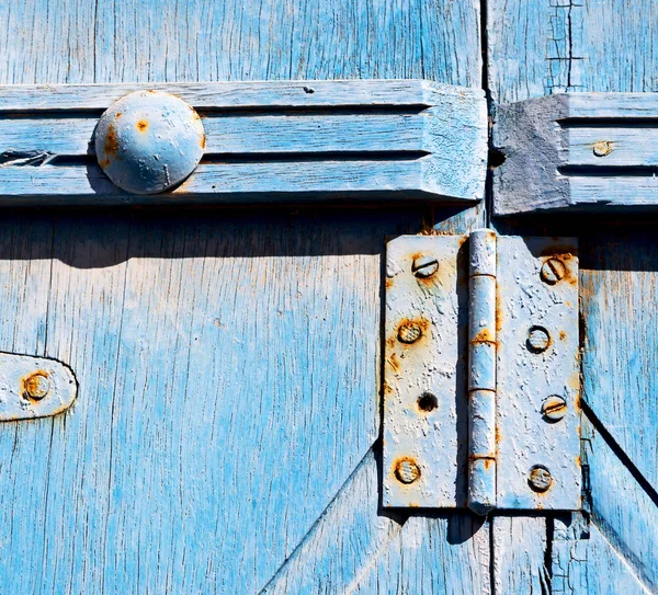 In oman antico ingresso porta e maniglia decorativa per backgr — Foto Stock