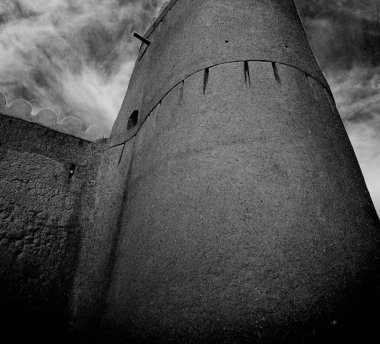 Umman Muscat eski savunma fort battlesment gökyüzü bir