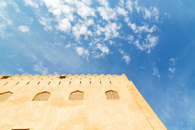 Umman Muscat eski savunma fort battlesment gökyüzü bir