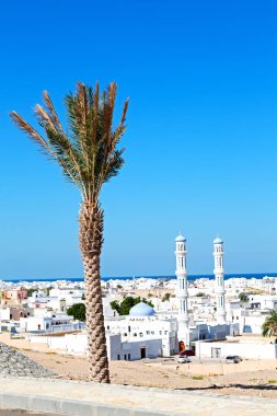 Umman muscat oteli eski Camii Minare ve din gökyüzü temizleyin