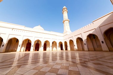 Umman muscat oteli eski Camii Minare ve din gökyüzü temizleyin