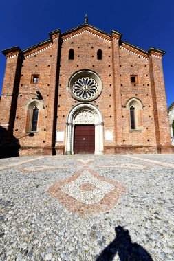 Lombardy castiglione olona eski kilise tuğla kule kaldırım İtalya kapalı
