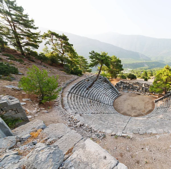 Ruinas piedra y teatro en antalya arykanda pavo asia cielo a —  Fotos de Stock