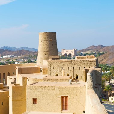 Umman Muscat eski savunma fort battlesment gökyüzü bir