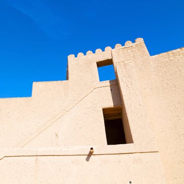 Umman Muscat eski savunma fort battlesment gökyüzü bir