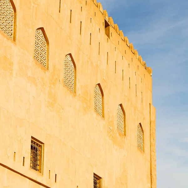 Umman Muscat eski savunma fort battlesment gökyüzü bir