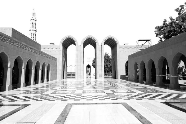 Minaret Och Religion Klar Himmel Oman Muscat Den Gamla Moskén — Stockfoto