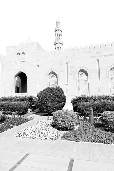 Minarete Religión Cielo Despejado Oman Moscatel Antigua Mezquita — Foto de Stock