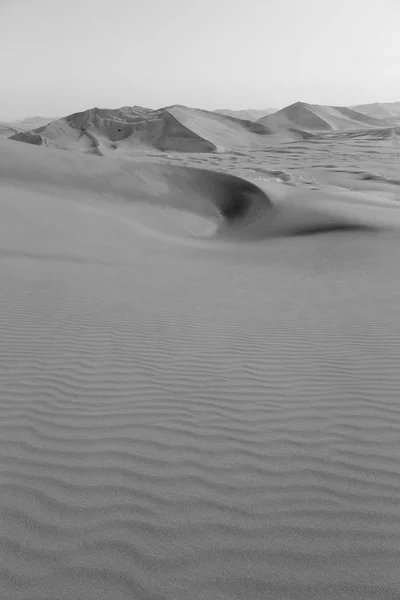 En oman viejo desierto frotar al khali el cuarto vacío y al aire libre —  Fotos de Stock