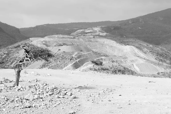 En Oman el viejo desfiladero de montaña —  Fotos de Stock