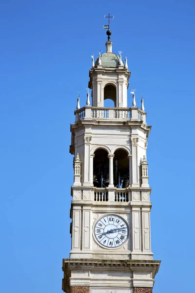 Busto arsizio vecchio astratto in italia campanile giornata di sole — Foto Stock