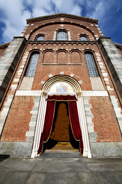 Kostel Obci Legnano Uzavřena Cihlová Věž Chodníku Itálie Lombardie Starý — Stock fotografie