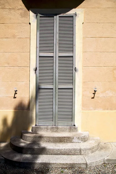 Európában Olaszország Lombardia a milano régi templom ajtaját clo — Stock Fotó