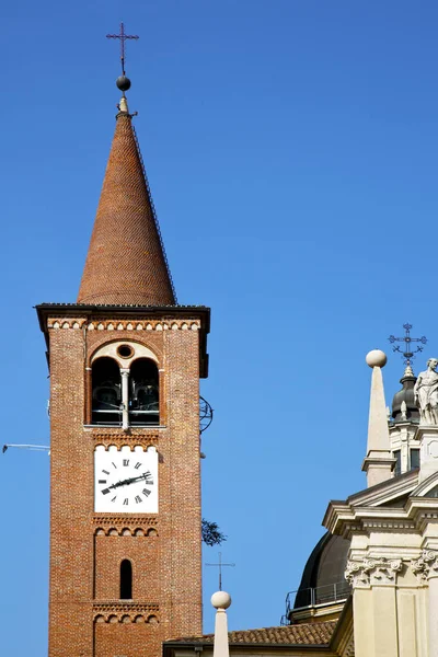 Busto arsizio kilise kule çan güneşli — Stok fotoğraf