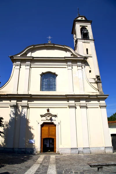 Caidate の古い教会の煉瓦タワー歩道イタリア ロンバルディア — ストック写真