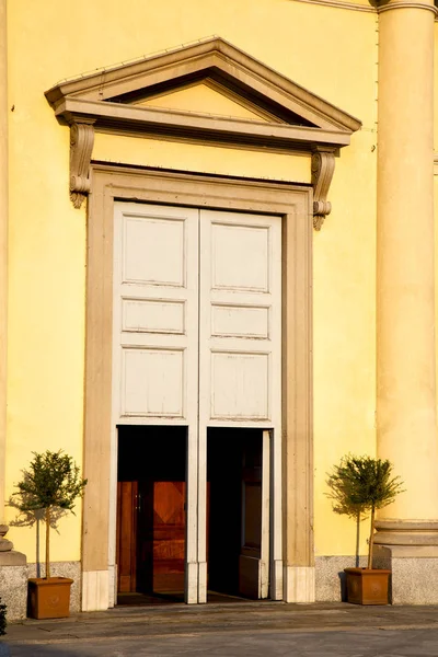 Italia lombardia o robecchetto parede da igreja velha — Fotografia de Stock