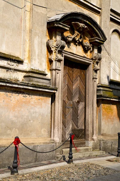 Italie lombardie le santo antonino église brique fermée — Photo