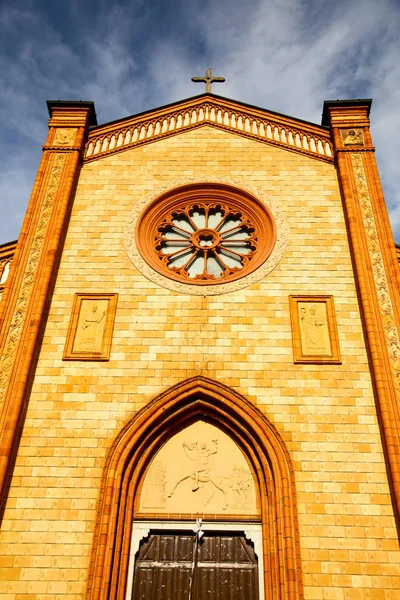 イタリア ロンバルディア州ヴィラ ・ コルテーゼ ・古い教会閉鎖 br — ストック写真