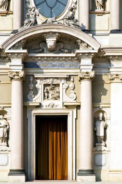 busto arsizio eski kilisede Lombardy tuğla kule kaldırım İtalya kapalı
