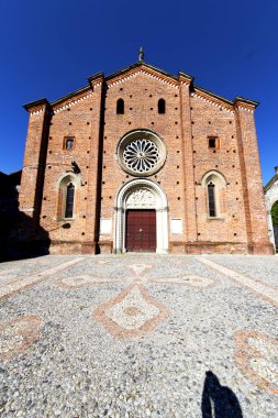 Lombardy castiglione olona eski kilise tuğla kule kaldırım İtalya kapalı