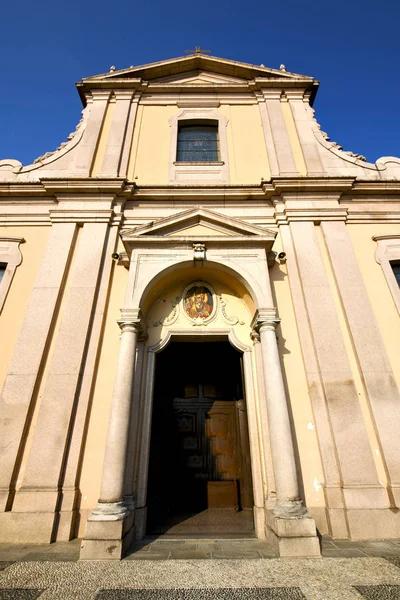 Lombardei Der Castano Primo Alte Kirche Geschlossen Backsteinturm Bürgersteig Italien — Stockfoto