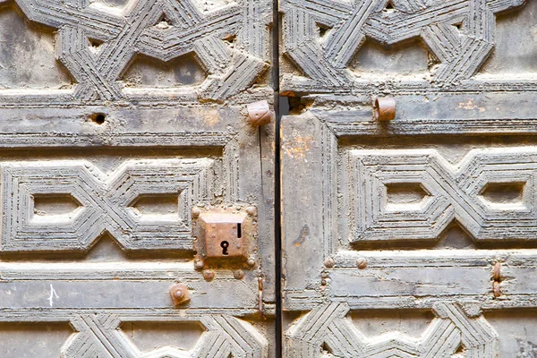 Kołatka Maroko Afryce Stare Drewno Fasada Domu Zardzewiały Sejf Kłódki — Zdjęcie stockowe