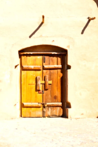 Στο Ιράν παλιά ξύλινη πόρτα — Φωτογραφία Αρχείου
