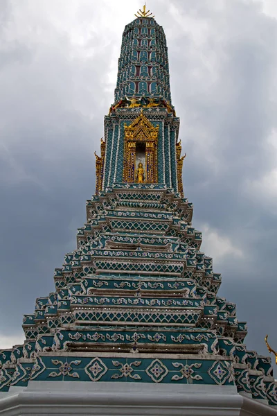 Tailândia bangkok chuva templo cruz abstrata — Fotografia de Stock