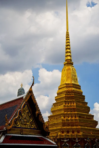 Tailandia lluvia cielo y colores religión mosaico —  Fotos de Stock