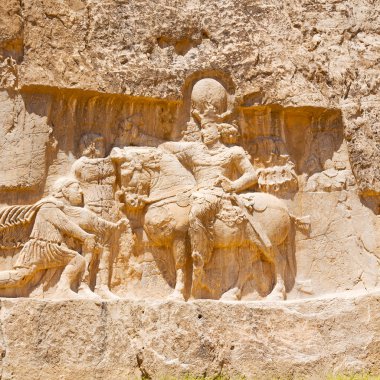 persepolis yakınındaki İran'ın eski harabeler tarihi hedef anıtlar ve mountai bulanıklığı