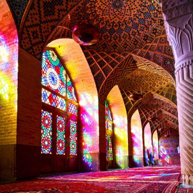 İran'da bulanıklık windows Eski Camii geleneksel doğal ışık renkleri