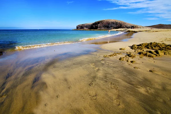 Voetstap Coast Mensen Steen Vulkanische Spanje Water Lanzarote Sky Cloud — Stockfoto