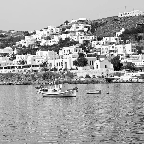 Velha história em ciclades ilha porto e barco santorini naksos — Fotografia de Stock