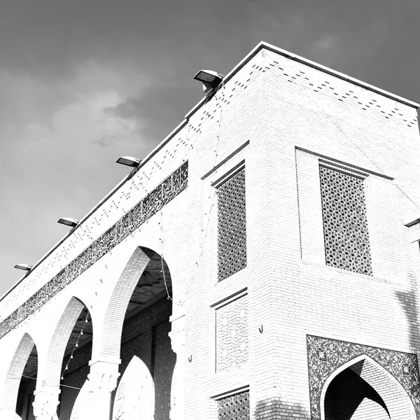 En iran y antiguo minarete de mezquita antigua —  Fotos de Stock
