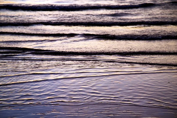 Dans l'eau de thailand sud Chine or orange — Photo